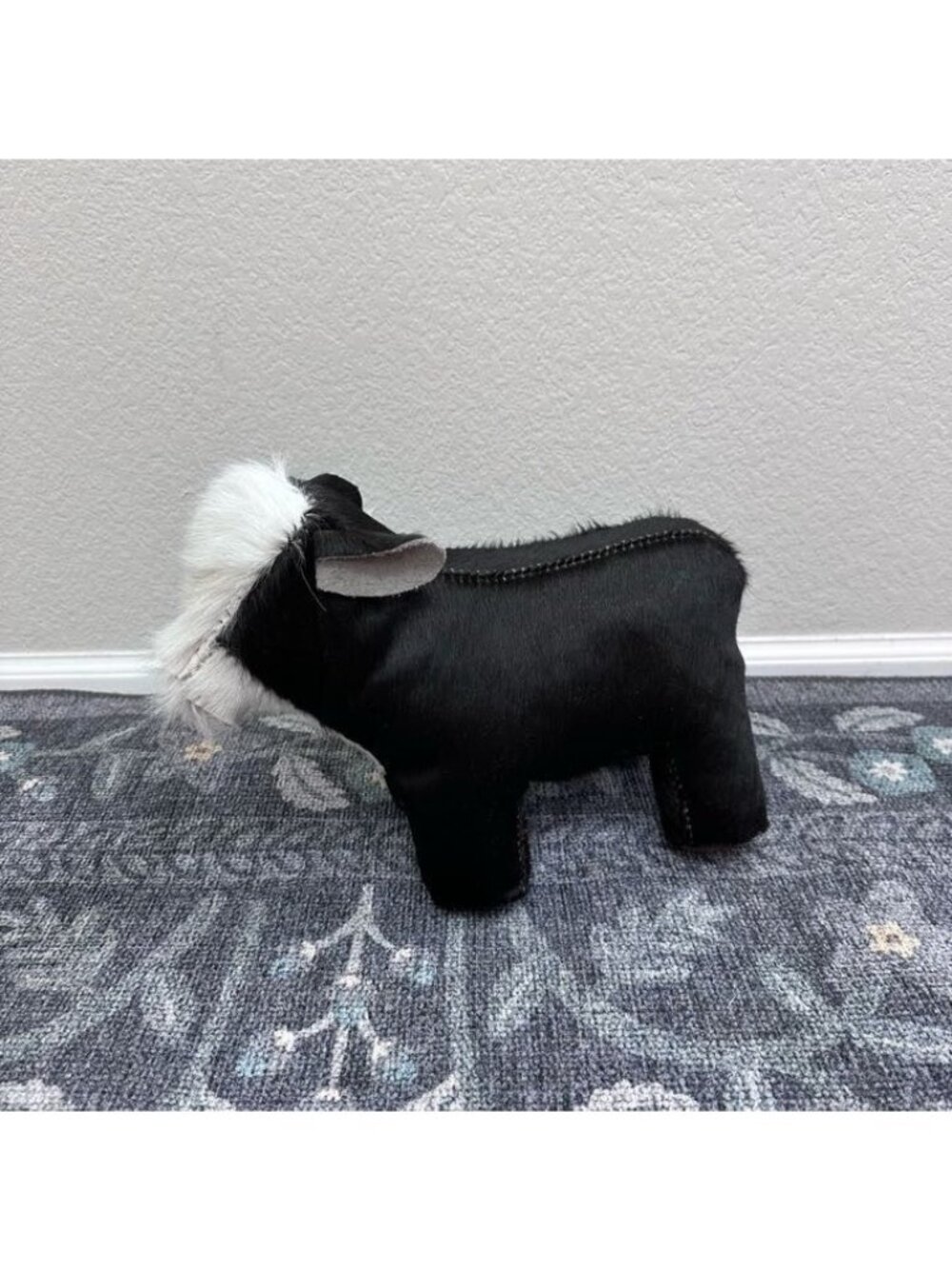 Handmade Calfskin Leather Calf Hair Hand Sewn Cow Decoration